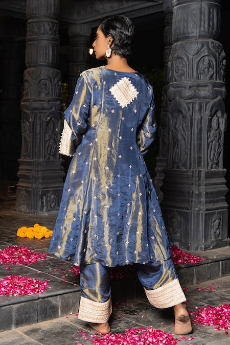 Monk & Mei By Sonia Anand Bhavya Embellished Kurta & Pant Set 