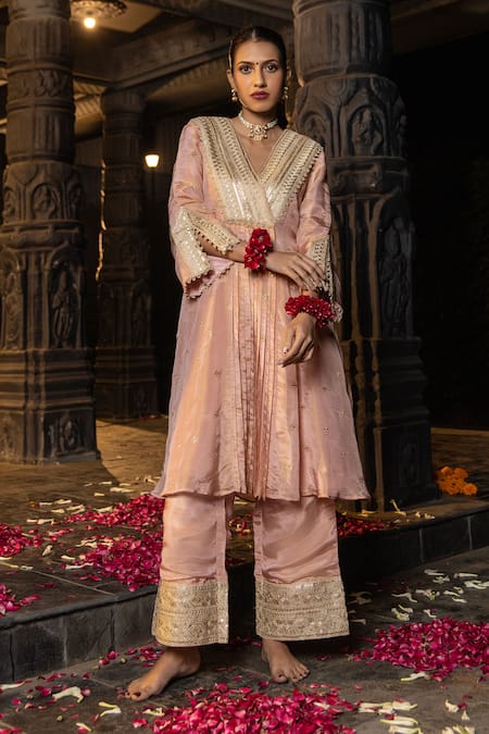 Monk & Mei By Sonia Anand Bhavya Embellished Kurta & Pant Set 