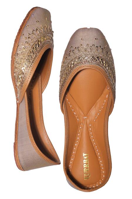 Buy_Kurrbat_Gold Seher Sequins Juttis _Online_at_Aza_Fashions