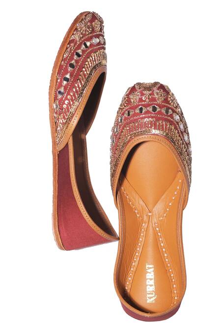 Buy_Kurrbat_Pink Mirror Work Embroidered Juttis _Online_at_Aza_Fashions