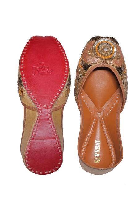 Buy_Kurrbat_Multi Color Hand Embroidered Juttis _Online_at_Aza_Fashions
