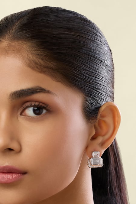 Isharya Maison Moderne Studs