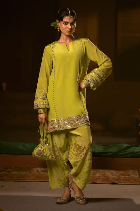 Prahnaaya Veere Embroidered Kurta & Salwar Set 