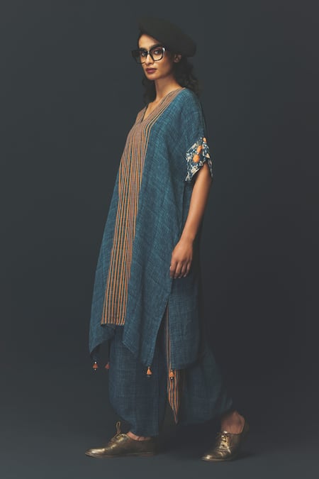 Buy_Basil Leaf_Blue Crepe V-neck Stripe Pattern Kurta Set _Online_at_Aza_Fashions