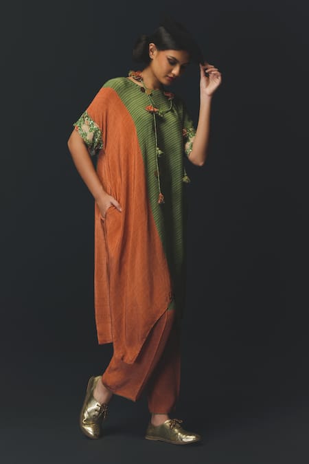 Basil Leaf_Orange Crepe Round Neck Color Block Kurta Set _Online_at_Aza_Fashions