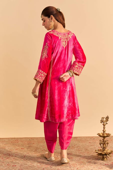 Sheetal Batra Ziara Embroidered Kurta With Dhoti Pant 