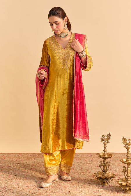Sheetal Batra Aynaz Kurta With Salwar 