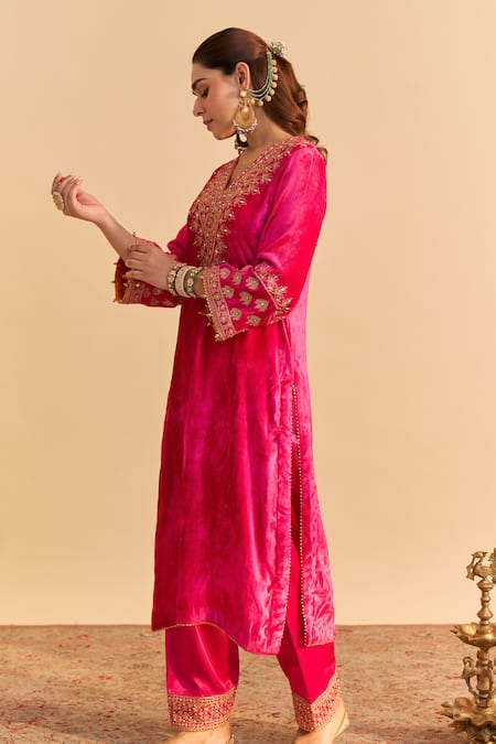 Buy_Sheetal Batra_Pink Velvet, Silk Pearls, Sequins, Gota Patti, Aynaz Kurta And Salwar Set _Online_at_Aza_Fashions