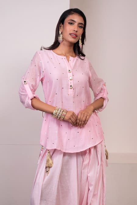 Style Junkiie Petal Chikankari Embroidered Tunic 
