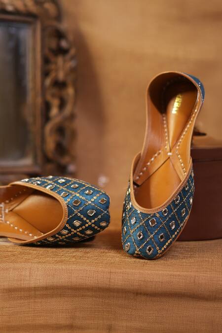 Kurrbat Neelam Hand Embroidered Mirror Work Juttis 