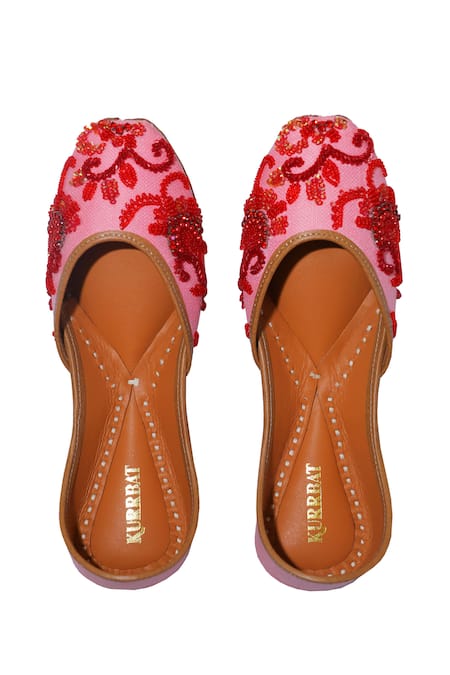 Kurrbat Camellia Embroidered Juttis 