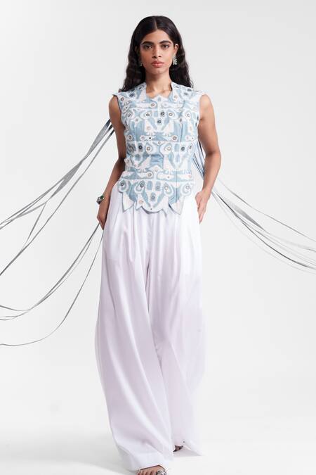 AK-OK_Appliqu� Detailed Top _at_Aza_Fashions