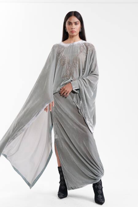 Shop_AK-OK_Grey Velvet Round Neck Dupatta Cape With Structured Lungi Skirt 