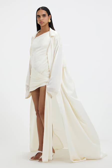 Buy Deme By Gabriella Off White Satin Collared Millie Oversized Long-sleeved Jacket Online at Aza Fashions Buy_Deme By Gabriella_Off White Satin Collared Millie Oversized Long-sleeved Jacket _Online_at_Aza_Fashions