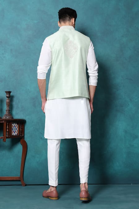 Millionaire Thread & Pearl Work Bundi Set 