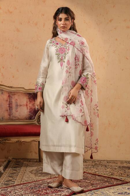 Shop_Anshu Wadhwa_White Chanderi, Organza Embroidery, Tassels Leaf Floral Resham Work Kurta Set _Online_at_Aza_Fashions