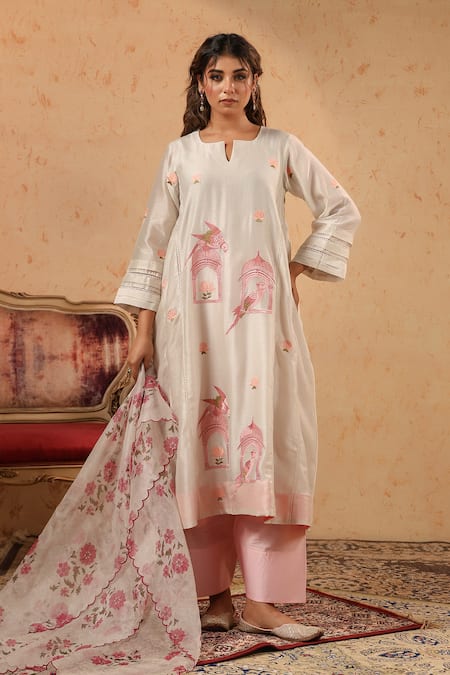 Anshu Wadhwa Chanderi Resham Embroidered Kurta Set 