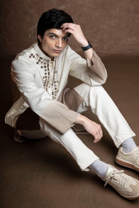 Shop_Vaani Beswal_White Cotton Mirrors Ombre Work Kurta _Online_at_Aza_Fashions