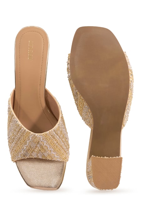 Anaar Last Twirl Block Heels 