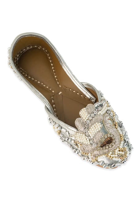 Buy 5elements Silver Ridhika Beadwork Juttis Online at Aza Fashions Buy_5elements_Silver Ridhika Beadwork Juttis _Online_at_Aza_Fashions
