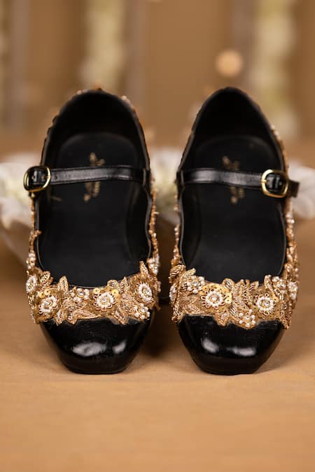 5elements Vritika Mary Janes Juttis 