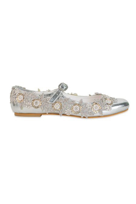 5elements_Silver Aarvi Embroidered Mary Jane Juttis _Online_at_Aza_Fashions