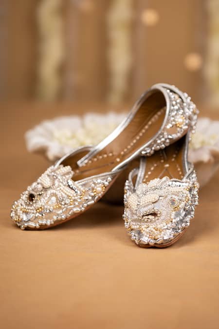 5elements_Silver Ishara Floral Hand Embroidered Juttis _Online_at_Aza_Fashions