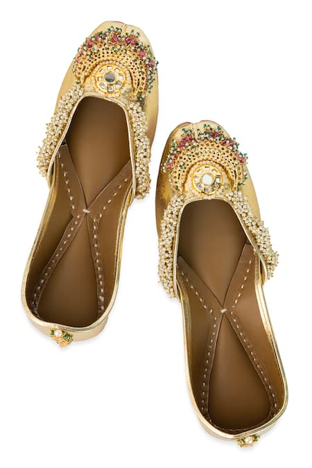Shop_5elements_Gold Neysa Embroidered Juttis _Online_at_Aza_Fashions