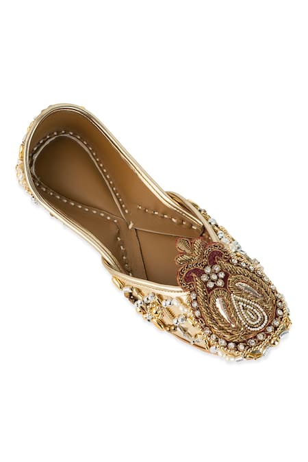 Buy_5elements_Gold Reeva Zari Sequin Pearl Embroidered Juttis _Online_at_Aza_Fashions