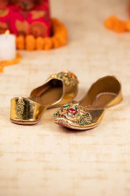 5elements_Gold Varnika Sequin Embroidered Juttis _at_Aza_Fashions