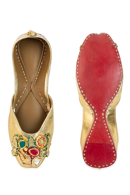 5elements Varnika Sequin Embroidered Juttis 