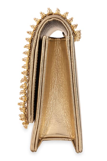 Buy 5elements Peach Beads, Pearls, Mirrors Aarna Brocade Paisley Motif Clutch Bag With Sling Online at Aza Fashions Buy_5elements_Peach Beads, Pearls, Mirrors Aarna Brocade Paisley Motif Clutch Bag With Sling _Online_at_Aza_Fashions