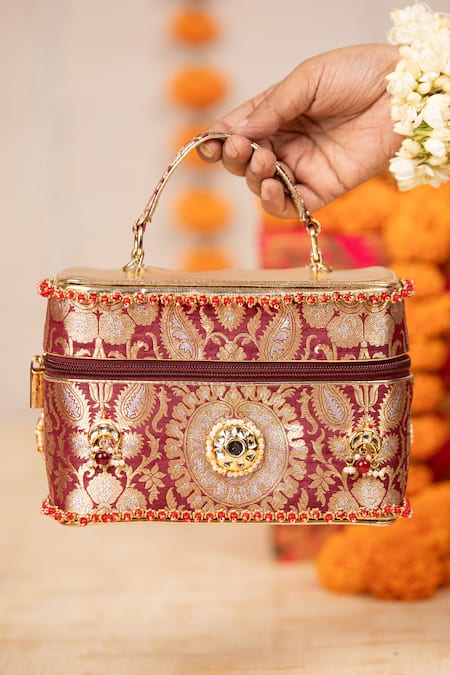 Buy_5elements_Maroon Beads, Stones, Metallic Thread, Himadri Brocade Paisley Motif Box Handbag 
