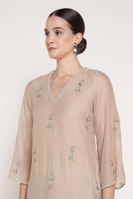 Shop_Summer By Priyanka Gupta_Beige Chanderi Embroidery, Sequins V-neck Bell Bow Kurta And Pant Co-ord Set 