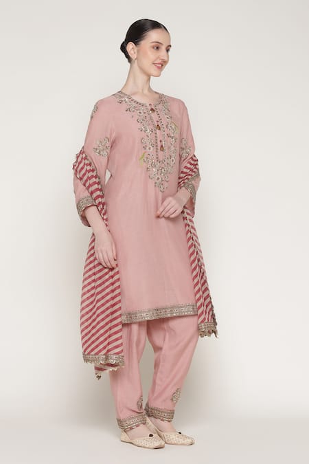 Shop_Summer By Priyanka Gupta_Pink Chanderi Embroidery, Sequins, Metallic Thread, Noor E Summer Kurta Set _Online_at_Aza_Fashions
