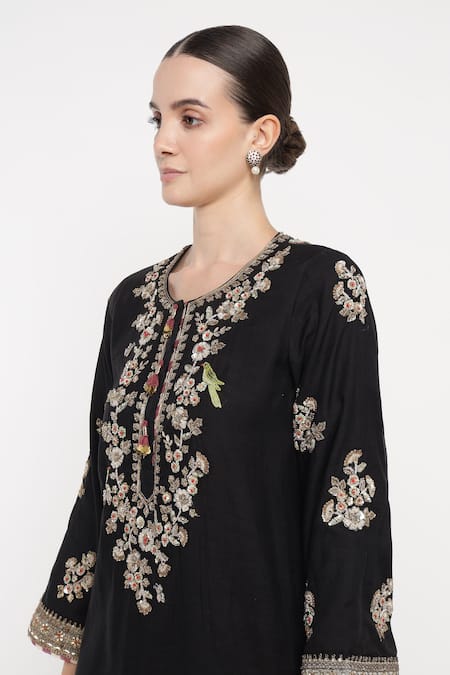Buy_Summer By Priyanka Gupta_Black Chanderi Embroidery, Sequins, Gota Patti Round Noor E Summer Kurta Set _Online_at_Aza_Fashions