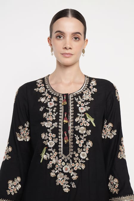 Summer By Priyanka Gupta_Black Chanderi Embroidery, Sequins, Gota Patti Round Noor E Summer Kurta Set _at_Aza_Fashions