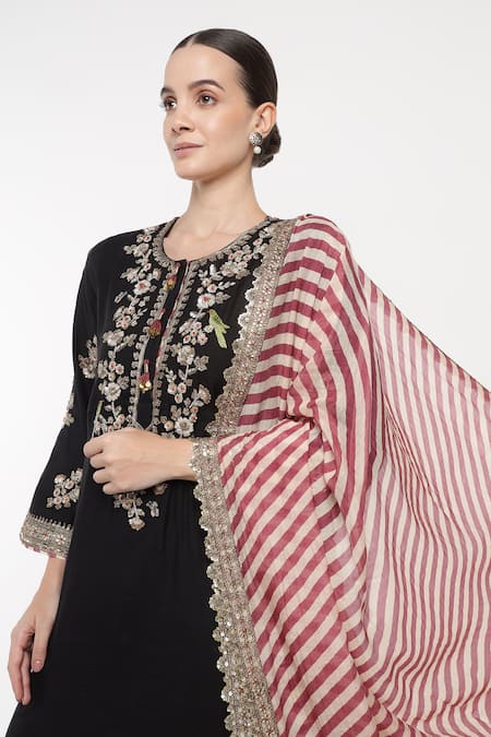 Shop_Summer By Priyanka Gupta_Black Chanderi Embroidery, Sequins, Gota Patti Round Noor E Summer Kurta Set 