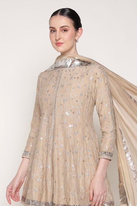 Summer By Priyanka Gupta_Beige Chanderi Embroidery, Sequins, Metallic Thread, Delara Short Anarkali Set _at_Aza_Fashions