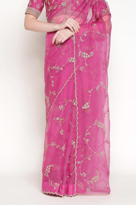 Summer By Priyanka Gupta_Fuchsia Silk Organza Embroidery, Zari, Jamun Vrinda Dori Saree With Blouse _Online_at_Aza_Fashions
