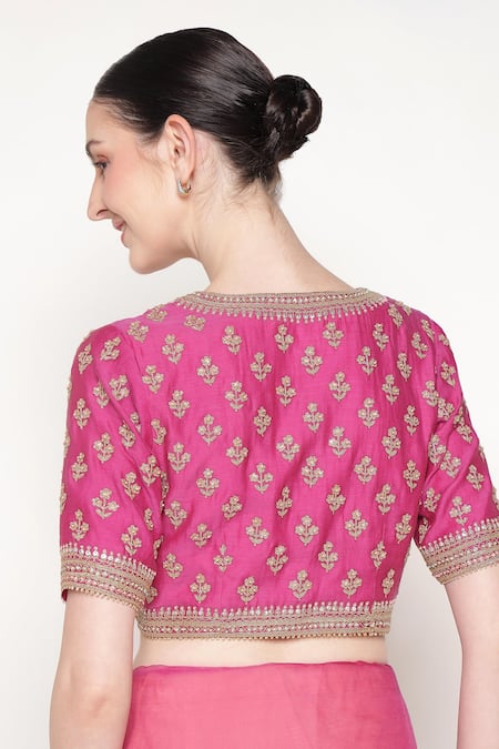 Shop_Summer By Priyanka Gupta_Fuchsia Silk Organza Embroidery, Zari, Jamun Vrinda Dori Saree With Blouse _Online_at_Aza_Fashions