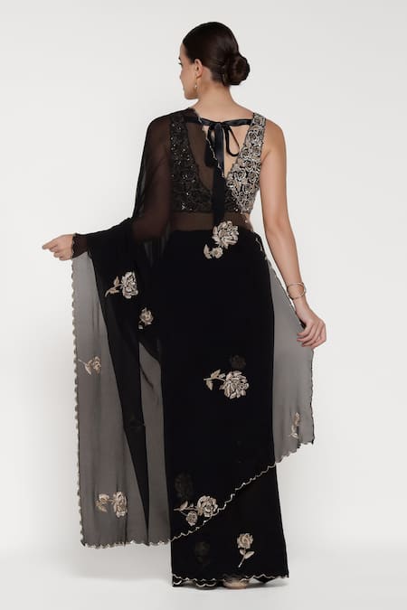 Summer By Priyanka Gupta Rose Embroidered Saree With Blouse 