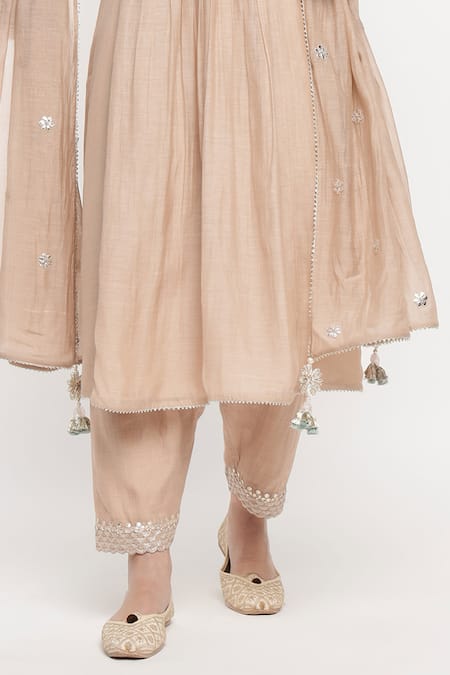 Summer By Priyanka Gupta_Beige Chanderi Gota Patti, Sequins, Embroidery, Metallic Vrinda Yoke Kurta Set _Online_at_Aza_Fashions