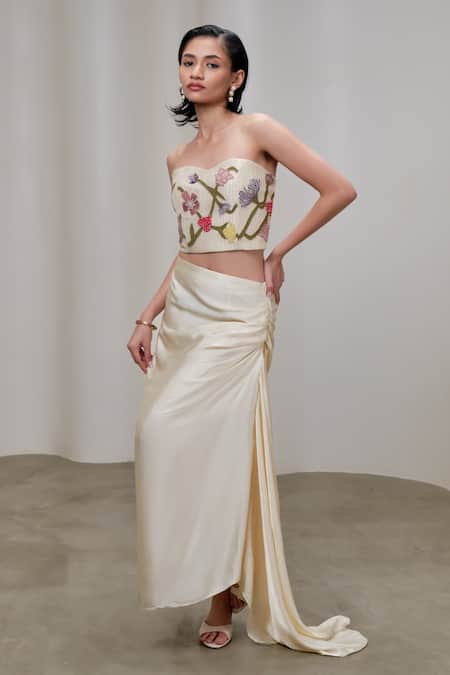 The Right Cut_Cream Silk Embroidery, Beads Sweetheart Neck Fleur Floral Crop Top _at_Aza_Fashions