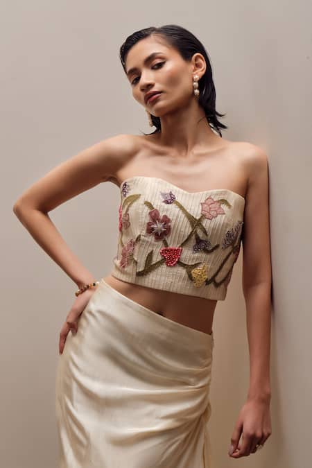 The Right Cut Fleur Floral Embroidered Crop Top 