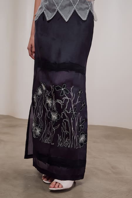 Buy The Right Cut Black Silk Organza Embroidery Drift Long Skirt Online at Aza Fashions Buy_The Right Cut_Black Silk Organza Embroidery Drift Long Skirt _Online_at_Aza_Fashions