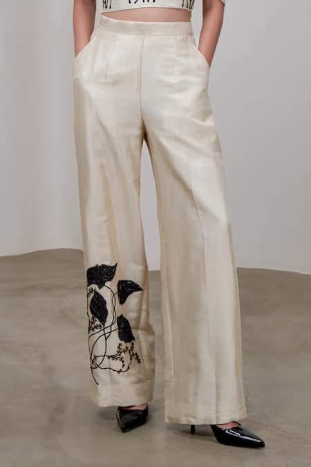 The Right Cut Cream Silk Embroidery, Beads Sweetheart Neck, Leaf Corset And Pant Set at Aza Fashions The Right Cut_Cream Silk Embroidery, Beads Sweetheart Neck, Leaf Corset And Pant Set _at_Aza_Fashions