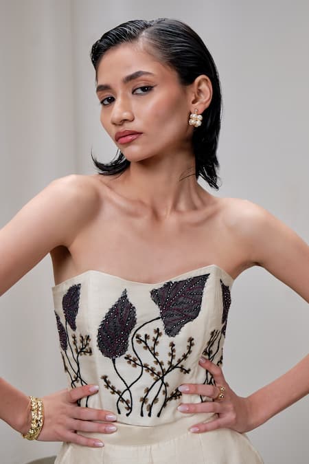 Buy The Right Cut Cream Silk Embroidery, Beads Sweetheart Neck, Leaf Corset And Pant Set Buy_The Right Cut_Cream Silk Embroidery, Beads Sweetheart Neck, Leaf Corset And Pant Set