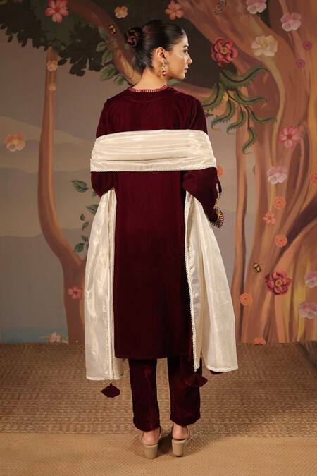 Shop_Nero India_Wine Velvet Embroidery, Beads V-neck Dori Kurta And Narrow Pant 