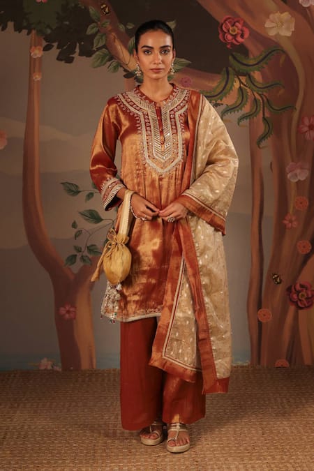 Nero India Zari Applique Embroidered Tissue Kurta & Pants 